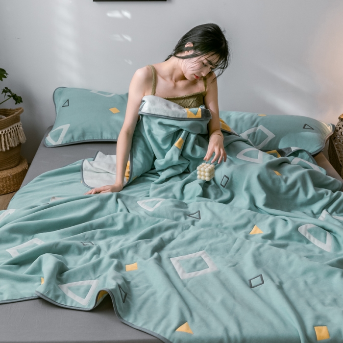 91家纺网 家纺一手货源 找家纺 朴尔  2021新款时尚六层全棉纱布毛巾被时尚几何-绿