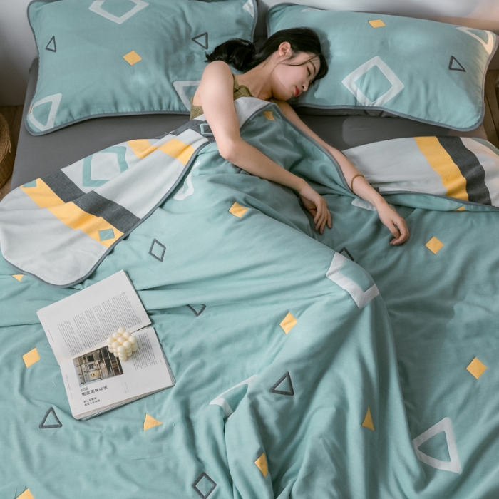 91家纺网 家纺一手货源 找家纺 朴尔  2021新款时尚六层全棉纱布毛巾被时尚几何-绿