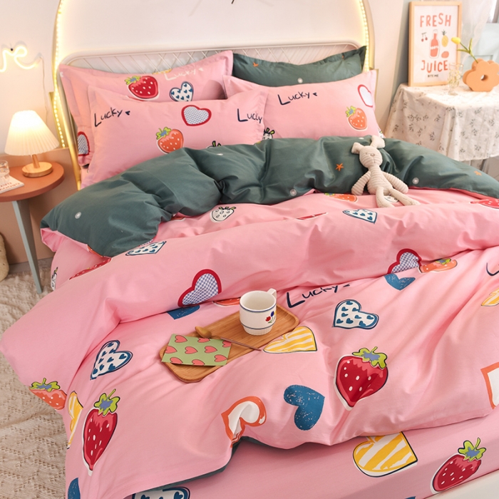 91家纺网 家纺一手货源 找家纺 甜之梦家纺 2025新款13372全棉印花四件套 幸运草莓