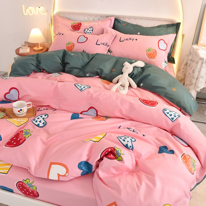 91家纺网 家纺一手货源 找家纺 甜之梦家纺 2025新款13372全棉印花四件套 幸运草莓