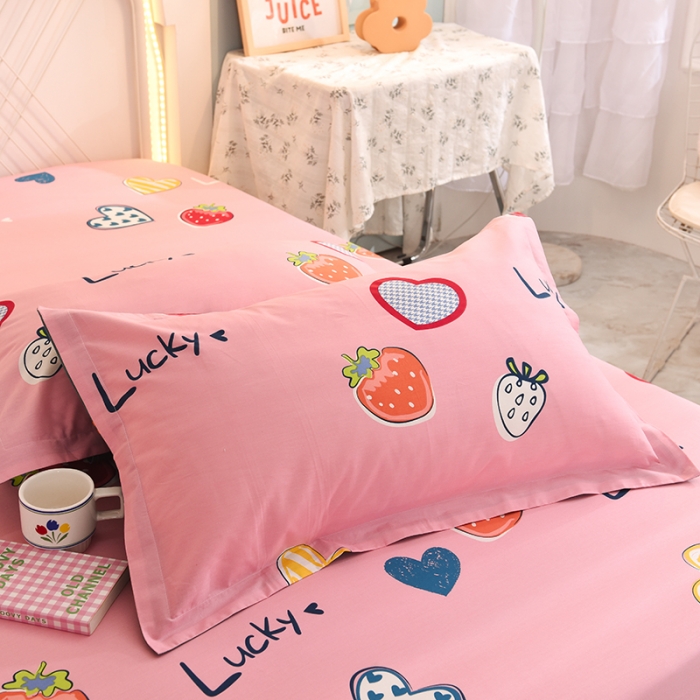 91家纺网 家纺一手货源 找家纺 甜之梦新款13372全棉印花枕套48*74cm一对 幸运草莓