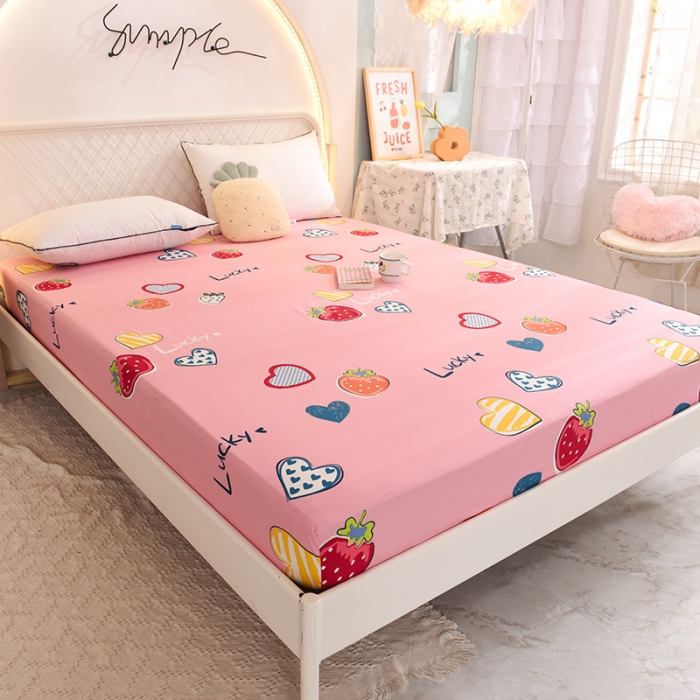 91家纺网 家纺一手货源 找家纺 甜之梦家纺 2025新款13372全棉印花床笠幸运草莓