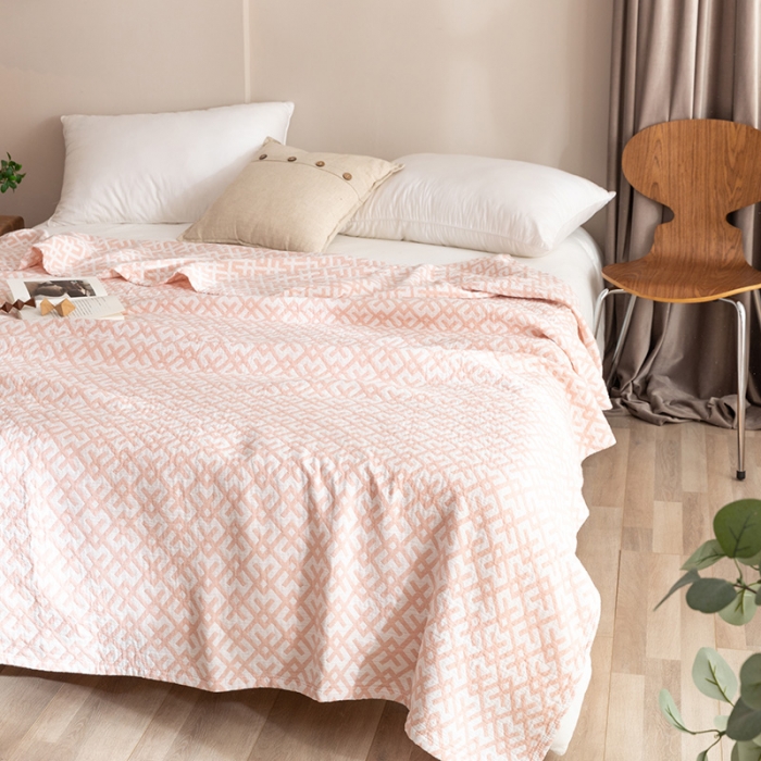 91家纺网 家纺一手货源 找家纺 朴尔2021新品塞尚风格全棉水洗棉三层纱布毛巾被 格林-粉