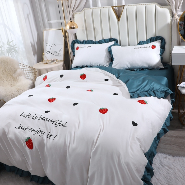91家纺网 家纺一手货源 找家纺 全棉60支贡缎长绒棉公主风韩版绣花四件套 夕夕草莓-宝石蓝