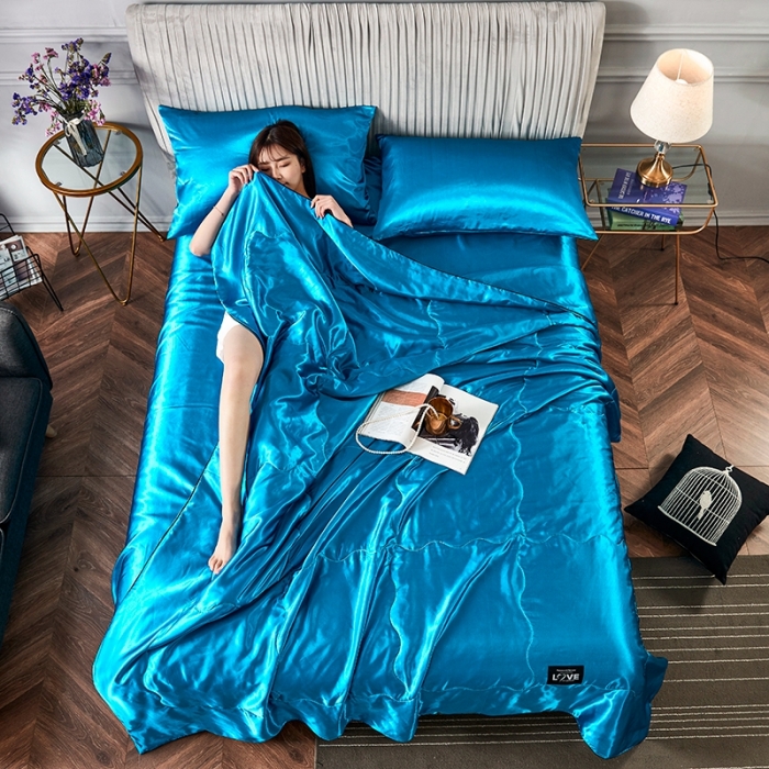 91家纺网 家纺一手货源 找家纺 被多多 2022新款真丝夏被可配四件套 梦之蓝