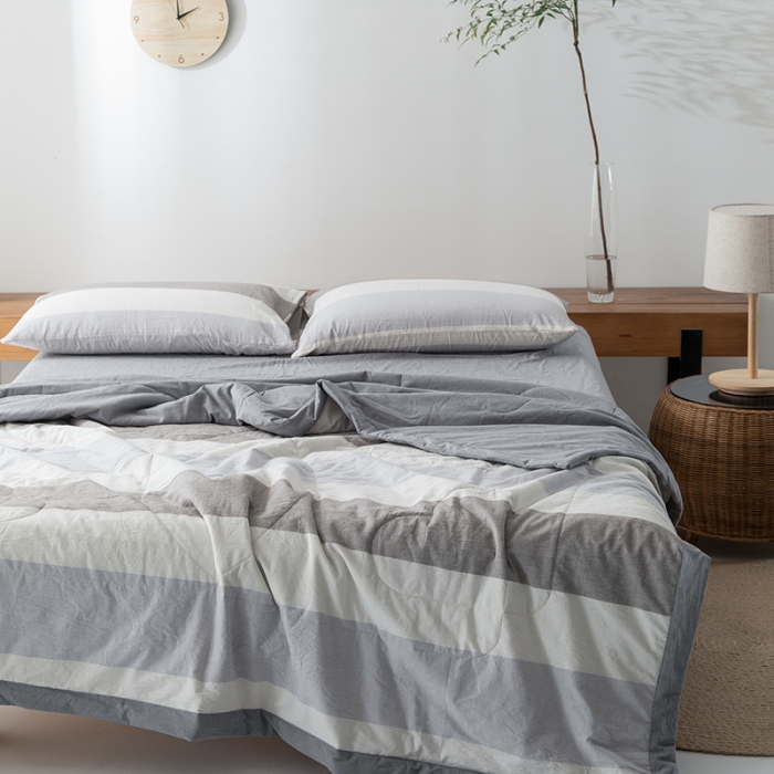 91家纺网 家纺一手货源 找家纺 棉邦 2021新款全棉水洗棉夏被四件套 灰白宽条
