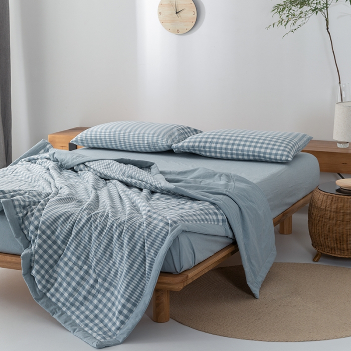 91家纺网 家纺一手货源 找家纺 棉邦 2021新款全棉水洗棉夏被四件套  渐变蓝格