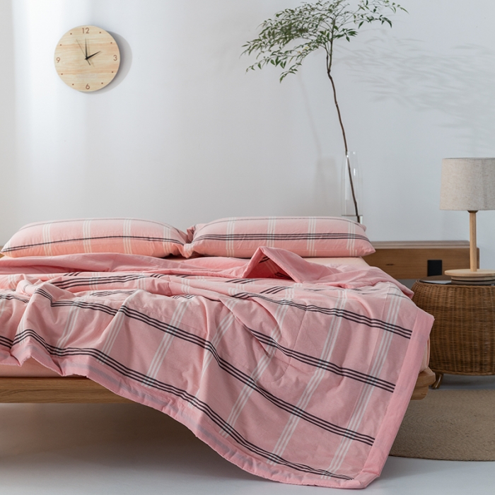 91家纺网 家纺一手货源 找家纺 棉邦 2021新款全棉水洗棉夏被四件套 细条粉格