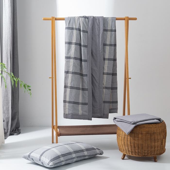 91家纺网 家纺一手货源 找家纺 棉邦 2021新款全棉水洗棉夏被四件套 细条灰格