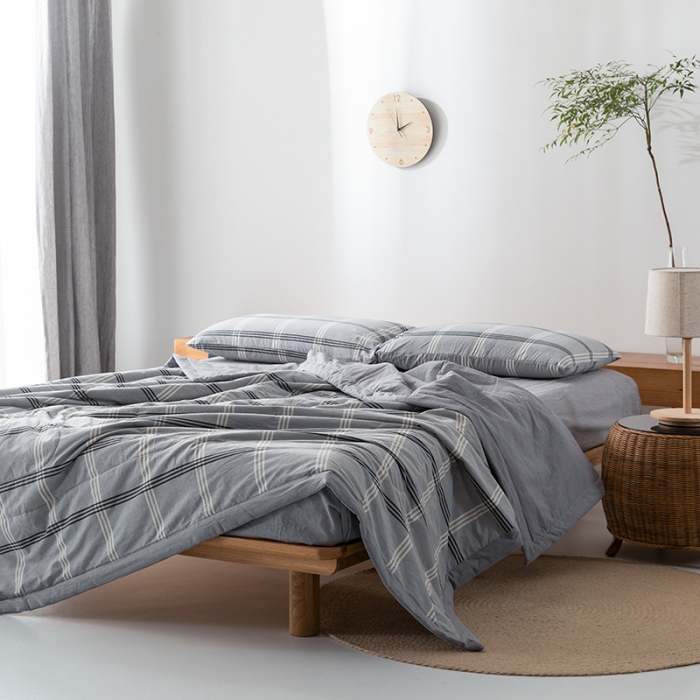 91家纺网 家纺一手货源 找家纺 棉邦 2021新款全棉水洗棉夏被四件套 细条灰格