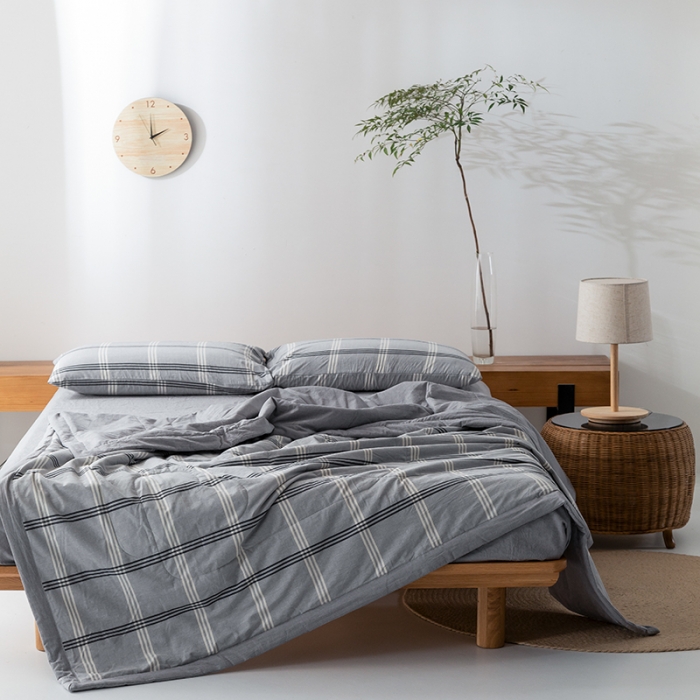 91家纺网 家纺一手货源 找家纺 棉邦 2021新款全棉水洗棉夏被四件套 细条灰格