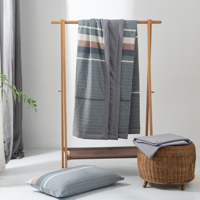 91家纺网 家纺一手货源 找家纺 棉邦 2021新款全棉水洗棉夏被四件套 烟灰彩条