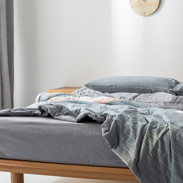 91家纺网 家纺一手货源 找家纺 棉邦 2021新款全棉水洗棉夏被四件套 烟灰彩条