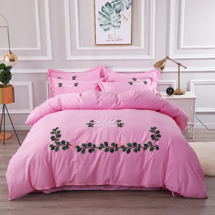 91家纺网 家纺一手货源 找家纺 2021新款全棉13372毛巾绣纯棉刺绣花四件套 爱之蔓粉色