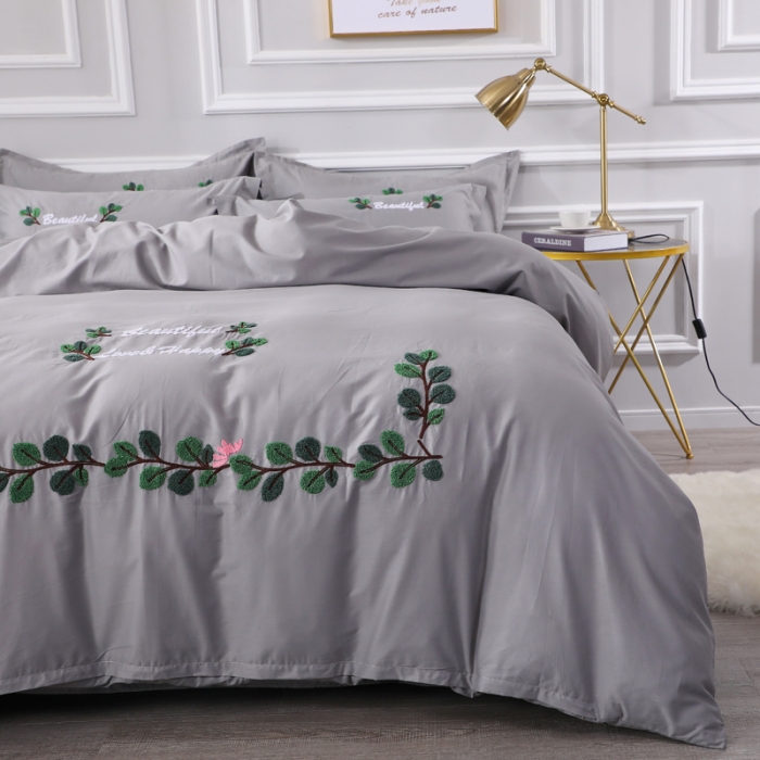 91家纺网 家纺一手货源 找家纺 2021新款全棉13372毛巾绣纯棉刺绣花四件套 爱之蔓灰色