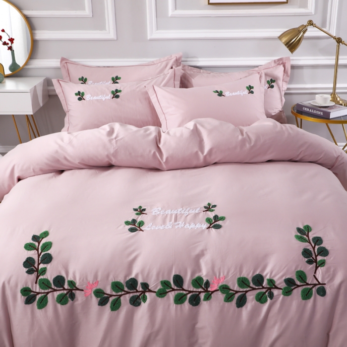 91家纺网 家纺一手货源 找家纺 2021新款全棉13372毛巾绣纯棉刺绣花四件套 爱之蔓藕粉