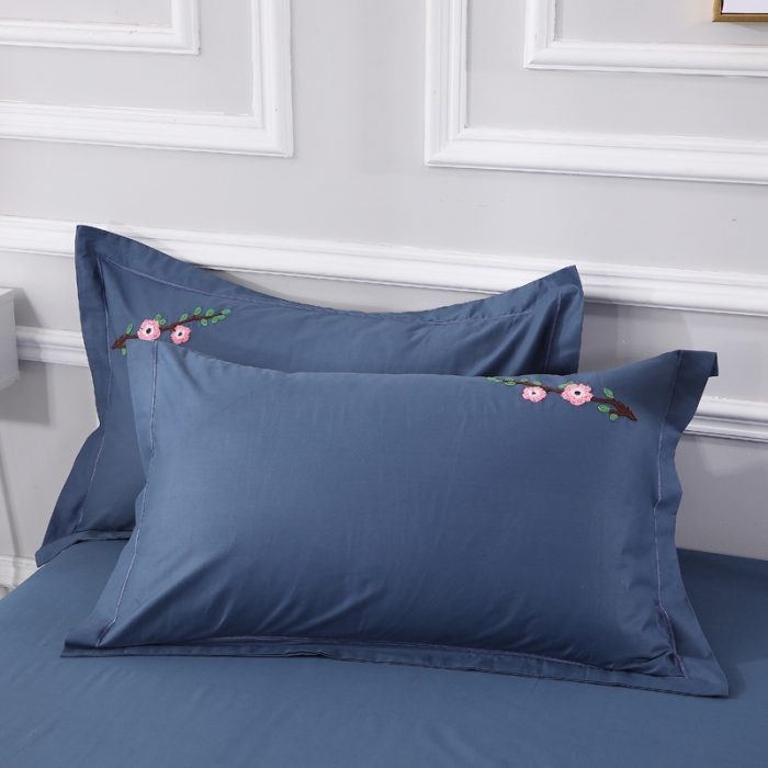 91家纺网 家纺一手货源 找家纺 2021新款全棉13372毛巾绣纯棉刺绣花四件套桃花朵朵藏青