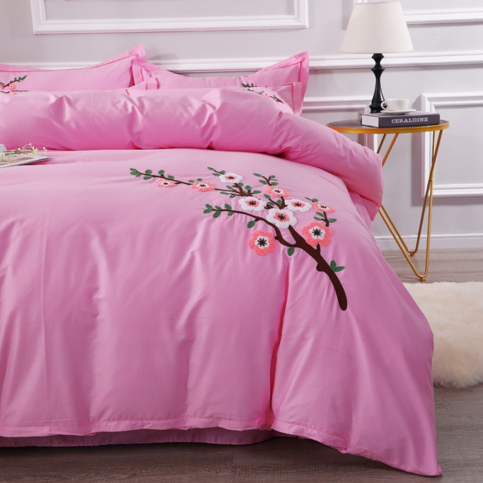 91家纺网 家纺一手货源 找家纺 2021新款全棉13372毛巾绣纯棉刺绣花四件套桃花朵朵粉色