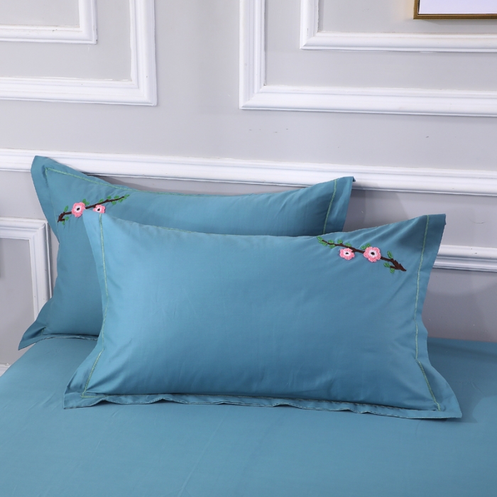 91家纺网 家纺一手货源 找家纺 2021新款全棉13372毛巾绣纯棉刺绣花四件套桃花朵朵湖蓝