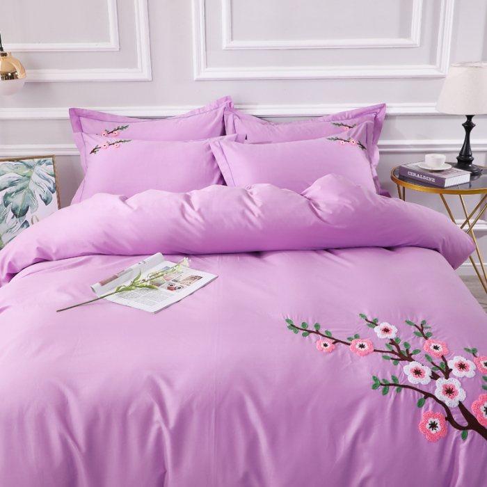 91家纺网 家纺一手货源 找家纺 2021新款全棉13372毛巾绣纯棉刺绣花四件套桃花朵朵紫色