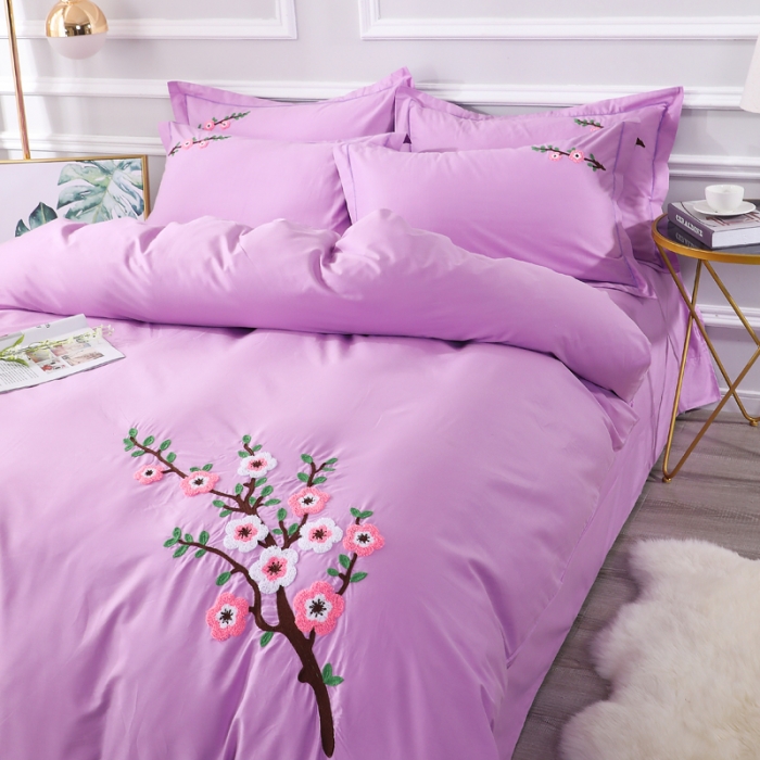 91家纺网 家纺一手货源 找家纺 2021新款全棉13372毛巾绣纯棉刺绣花四件套桃花朵朵紫色