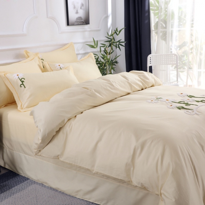 91家纺网 家纺一手货源 找家纺 2021新款全棉13372纯色毛巾绣绣花四件套 夏花绽放米黄