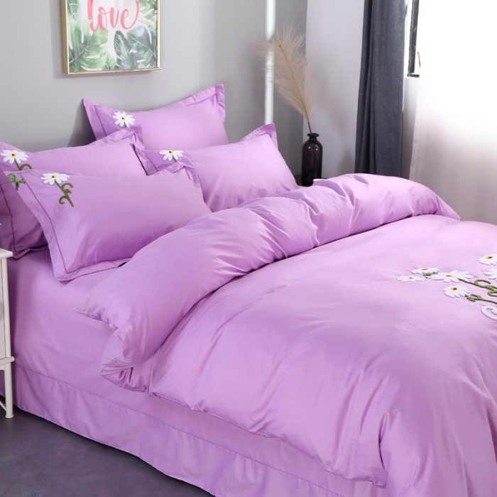 91家纺网 家纺一手货源 找家纺 2021新款全棉13372毛巾绣纯棉刺绣花四件套夏花绽放浅紫