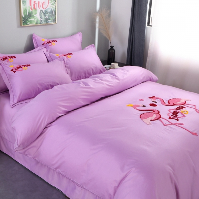 91家纺网 家纺一手货源 找家纺 2021新款全棉13372毛巾绣纯棉刺绣花四件套幸福烈鸟浅紫