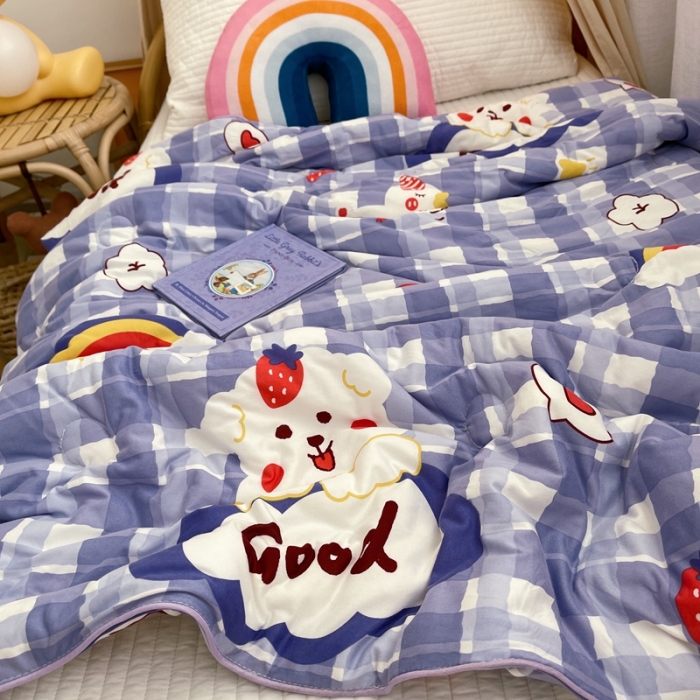 91家纺网 家纺一手货源 找家纺 星期八 2021新款裸睡大豆针织棉儿童夏被 草莓汪