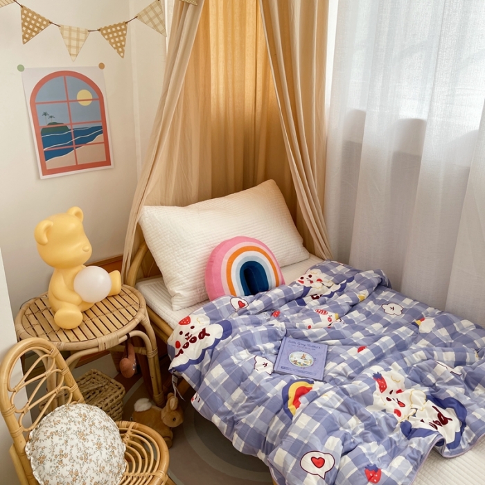 91家纺网 家纺一手货源 找家纺 星期八 2021新款裸睡大豆针织棉儿童夏被 草莓汪