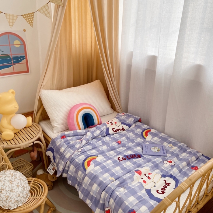 91家纺网 家纺一手货源 找家纺 星期八 2021新款裸睡大豆针织棉儿童夏被 草莓汪