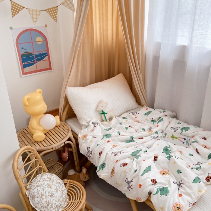 91家纺网 家纺一手货源 找家纺 星期八 2021新款裸睡大豆针织棉儿童夏被 可爱草原