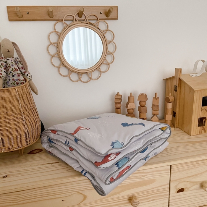 91家纺网 家纺一手货源 找家纺 星期八 2021新款裸睡大豆针织棉儿童夏被 小恐龙