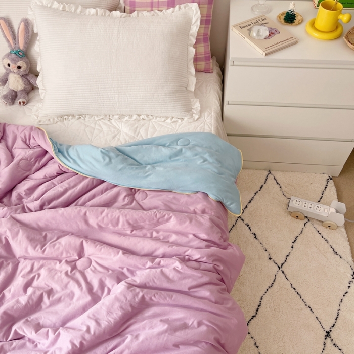 91家纺网 家纺一手货源 找家纺 星期八 2021新款马卡龙大豆针织棉夏被 粉紫-蓝