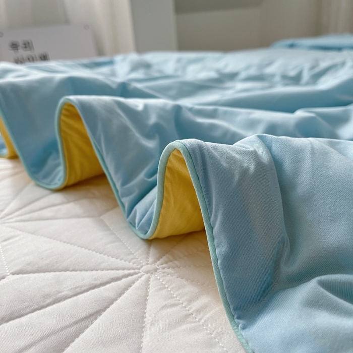 91家纺网 家纺一手货源 找家纺 星期八 2021新款马卡龙大豆针织棉夏被 蓝-黄
