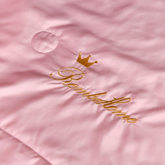 91家纺网 家纺一手货源 找家纺 简爱 2025新款轻奢刺绣水洗真丝夏被四件套 粉玉-白