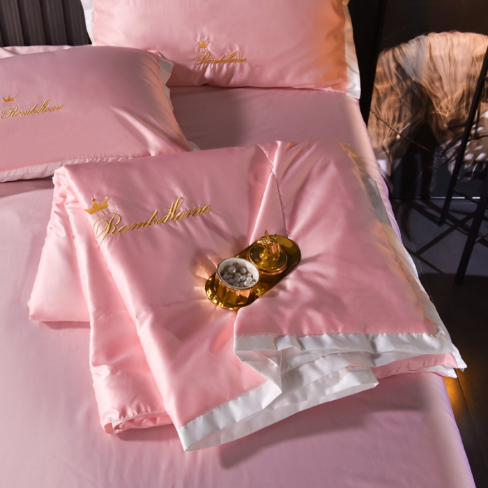 91家纺网 家纺一手货源 找家纺 简爱 2025新款轻奢刺绣水洗真丝夏被四件套 粉玉-白