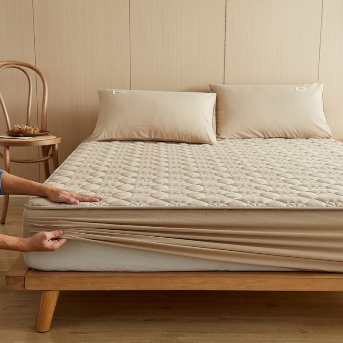 91家纺网 家纺一手货源 找家纺 优眠坊 2025新款全棉色织水洗棉夹棉床笠 卡其