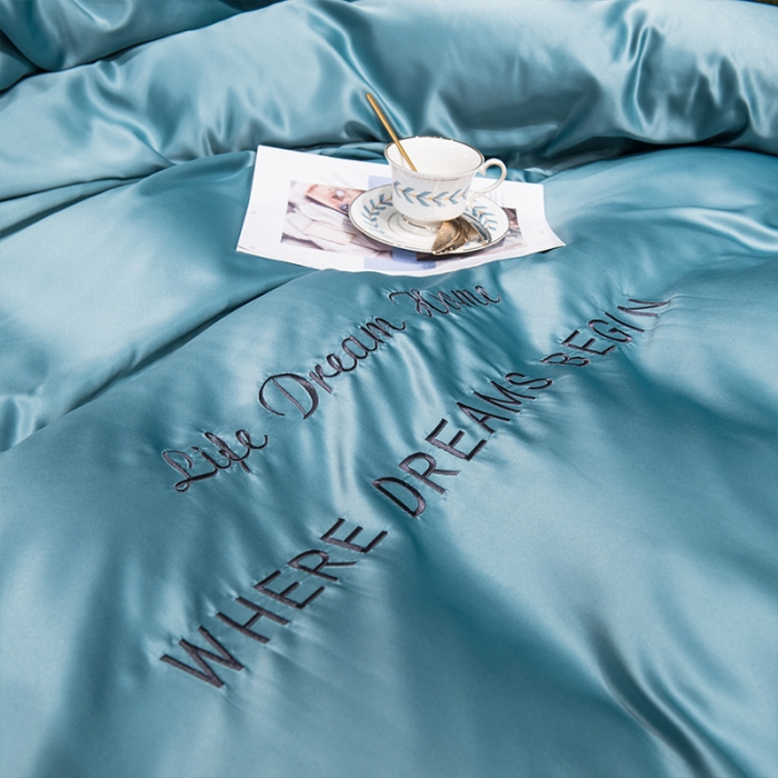 91家纺网 家纺一手货源 找家纺 2022简爱水洗天丝绣花四件套水洗真丝三件套 湖蓝