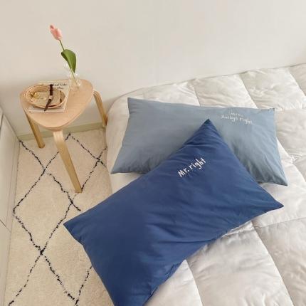 91家纺网 家纺一手货源 找家纺 马卡龙水洗棉枕套一只Mr-Mrs always right