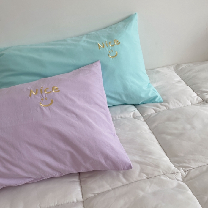 91家纺网 家纺一手货源 找家纺 星期八 2021新款马卡龙趣味水洗棉枕套一只 Nice紫-蓝