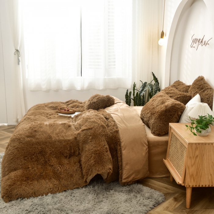 91家纺网 家纺一手货源 找家纺 邦妮家纺 2024新款云貂绒四件套 棕色