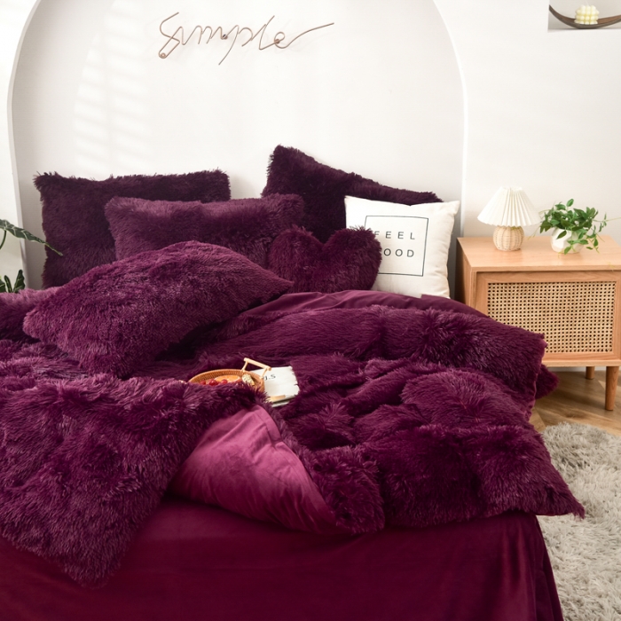 91家纺网 家纺一手货源 找家纺 邦妮家纺 2024新款云貂绒四件套 枣红