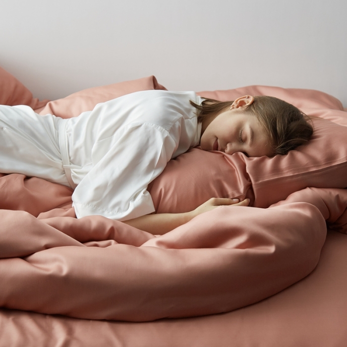 91家纺网 家纺一手货源 找家纺 涞澳家居 2021新款60天丝纯色四件套西柚粉