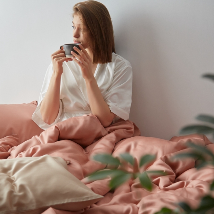 91家纺网 家纺一手货源 找家纺 涞澳家居 2021新款60天丝纯色四件套西柚粉