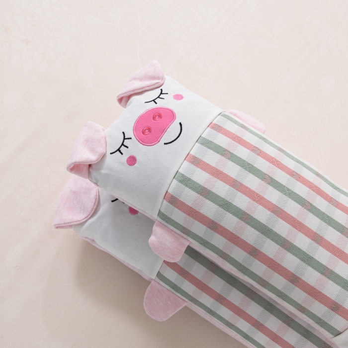 91家纺网 家纺一手货源 找家纺 明星枕业 2021新款儿童卡通荞麦枕 小粉猪