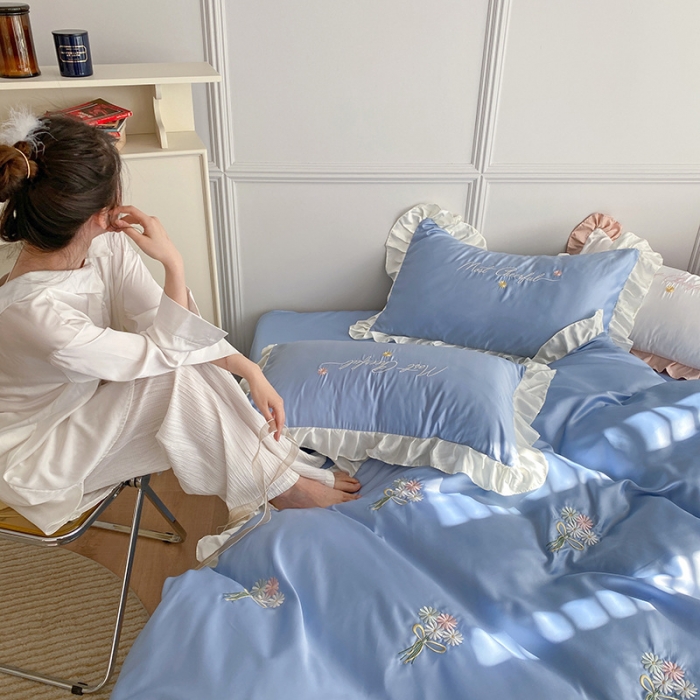 91家纺网 家纺一手货源 找家纺 优悦生活馆 2021新款冰丝绣花四件套-花溪 浅蓝