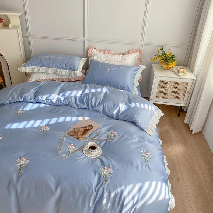 91家纺网 家纺一手货源 找家纺 优悦生活馆 2021新款冰丝绣花四件套-花溪 浅蓝