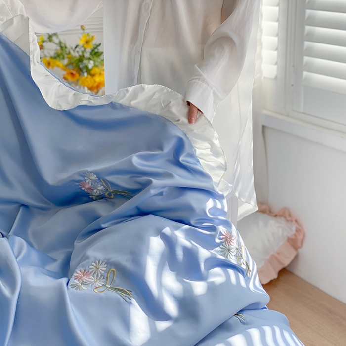 91家纺网 家纺一手货源 找家纺 优悦生活馆 2021新款冰丝绣花四件套-花溪 浅蓝