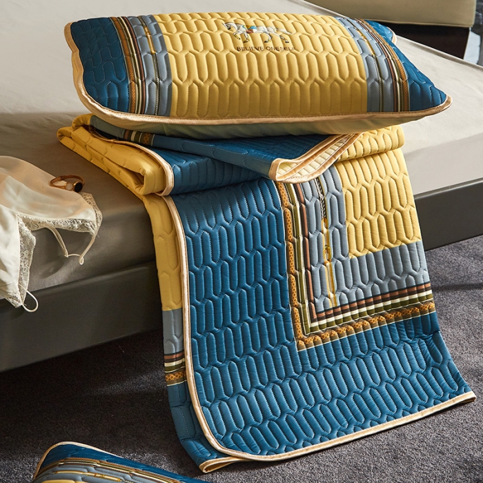 91家纺网 家纺一手货源 找家纺 凡客 2022春夏新款大版数码印花凉感丝乳胶凉席三件套 蓝梦